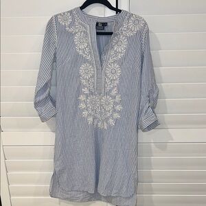 Madison Matthews Blue and White Embroidered Long Sleeve Dress size small